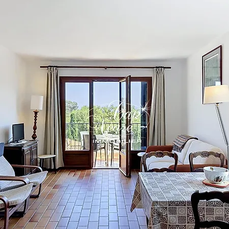 Mazet T2 Avec Balcon 4 Pers Résidence Hubac Bleu à Cavalière Appartement *